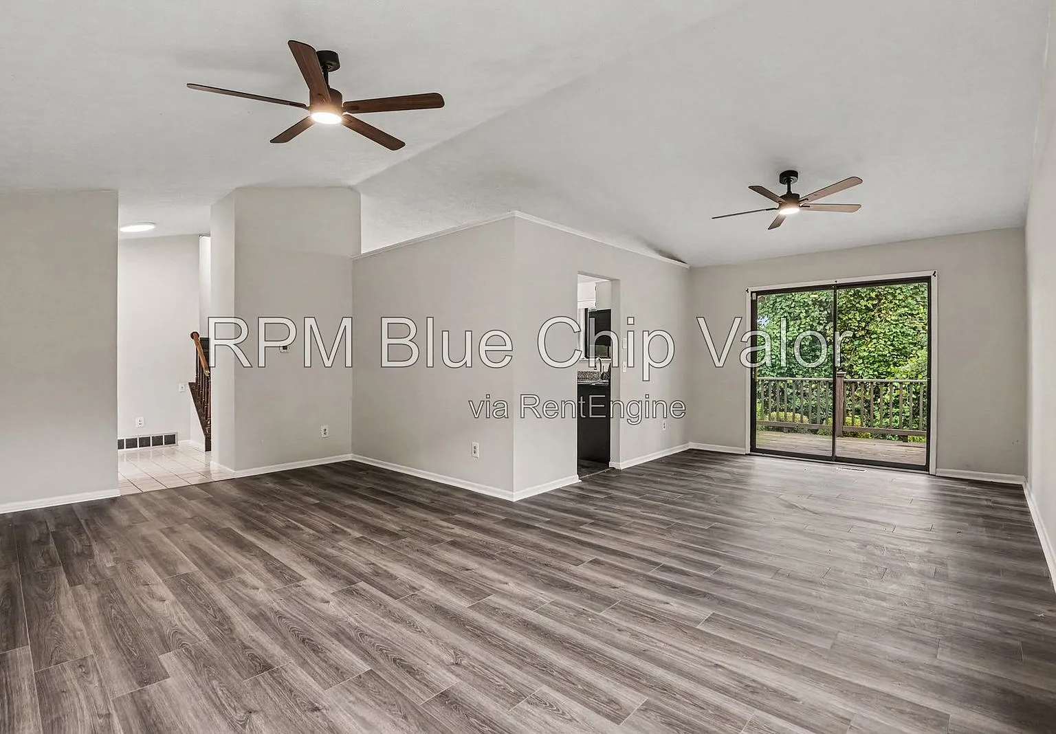 3 bed, 2.5 bath, 1900 sqft, $2,195 — Photo 2