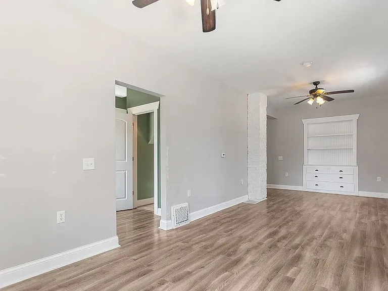 408 Van Raalte Ave — Photo 6