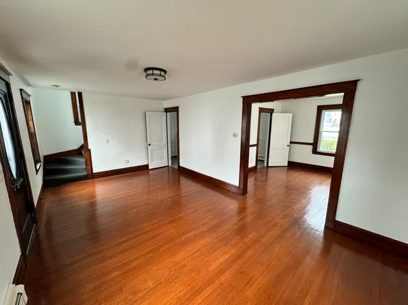 10 Lexington St, Watertown, MA 02472