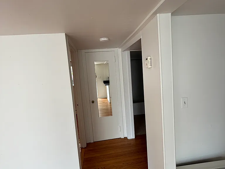 1517 Quincy Ave — Photo 7