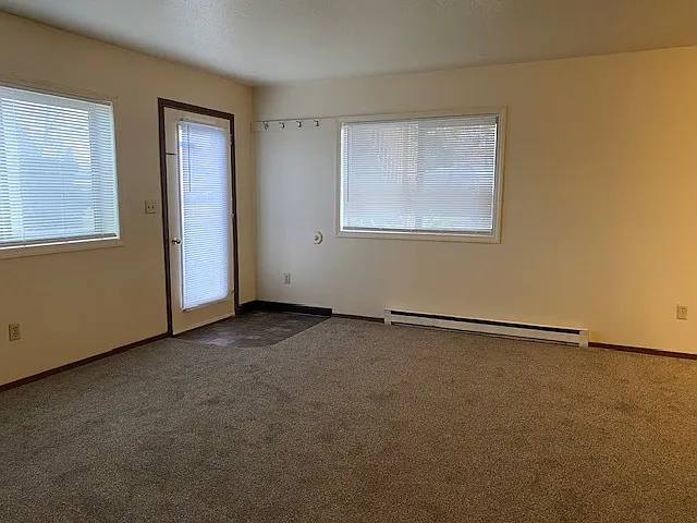3 bed, 2.0 bath, $1,400 — Photo 3
