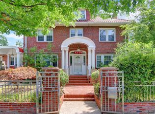 3239 158th St, Flushing, NY 11358