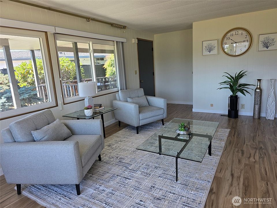 1st image of 1402 22nd Street NE #243