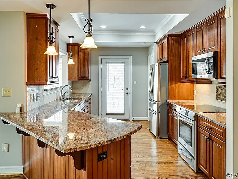 3139 Stony Point Rd — Photo 2