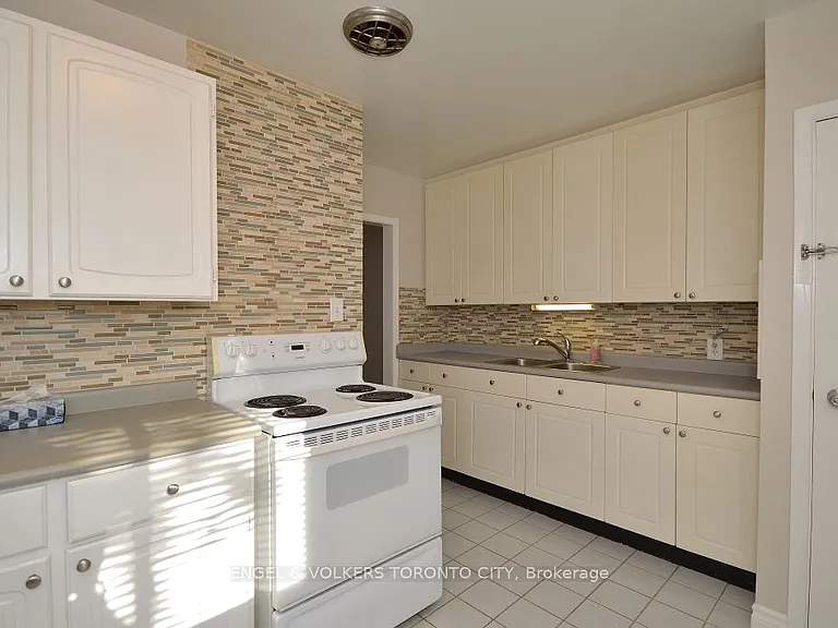 158 Cherrywood Dr #UPPER — Photo 7