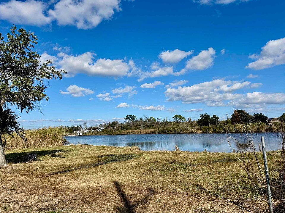 1st image of 5880 Shrimpers Row