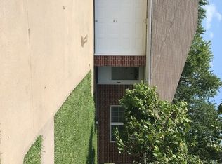 202 NE 7th St, Oak Grove, MO 64075