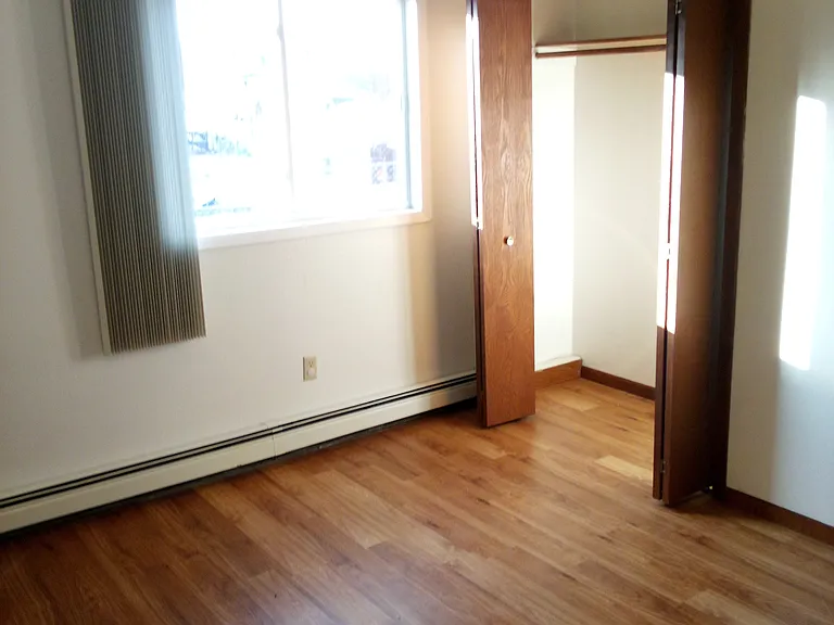 3916 E 4th St — Photo 5