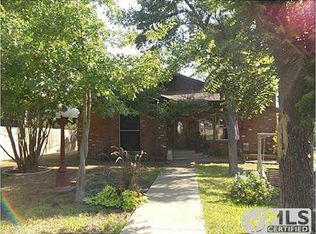 308 Hilltop Dr, Ennis, TX 75119