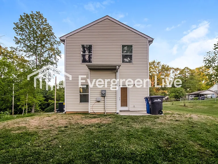 317 Wilson St — Photo 13