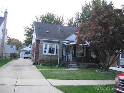 2nd image of 21130 Sunnydale St