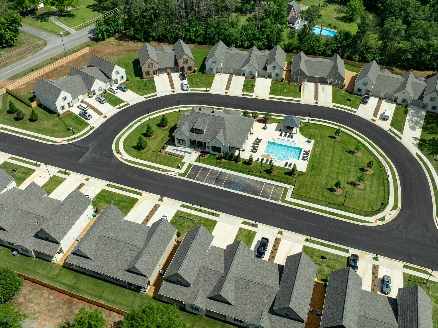 Stonebrook — Photo 2