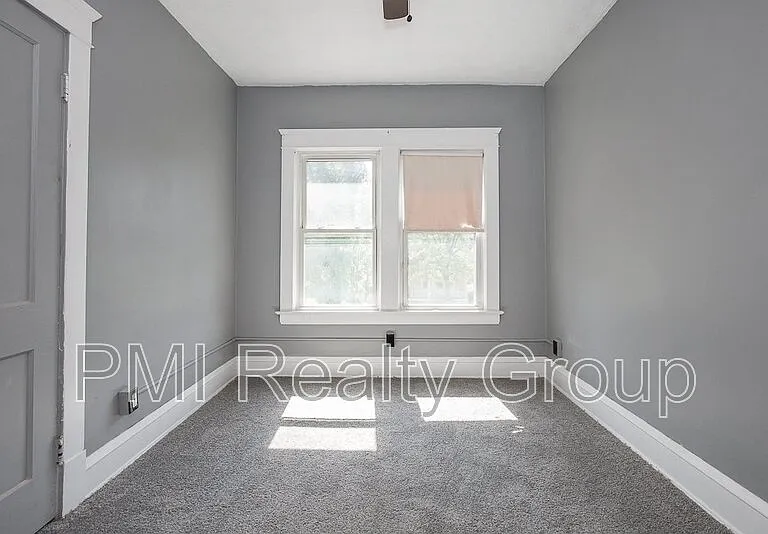 12203 Castlewood Ave — Photo 23