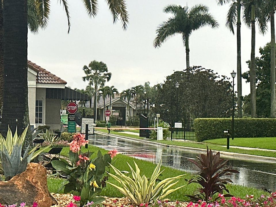2nd image of 10090 Lexington Estates Blvd #B