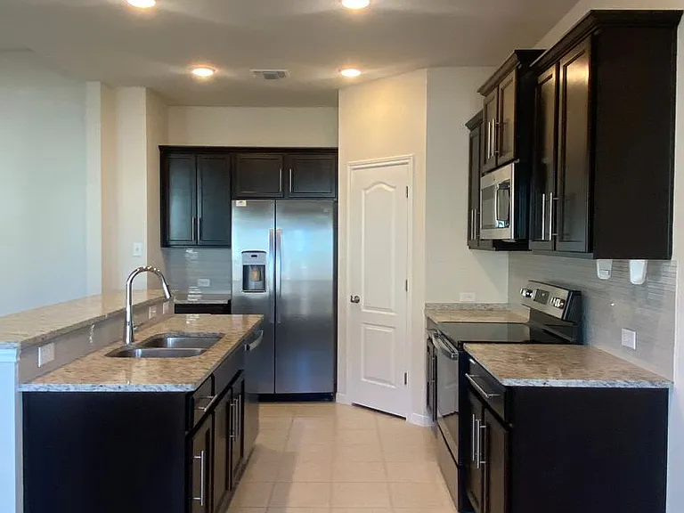 2220 Chia Ct — Photo 7