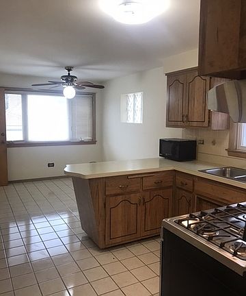 4th image of 7835 Lawler Ave