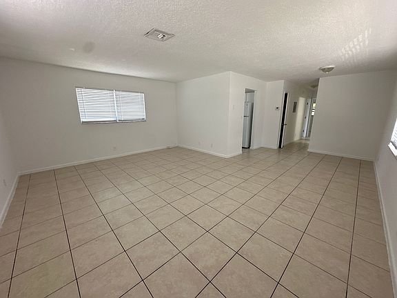 2nd image of 466 Sunshine Dr #E4