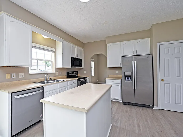 8097 Winding Creek Ct — Photo 14