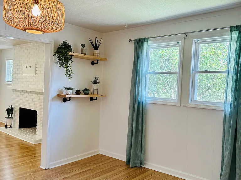 808 Hibner Ave — Photo 3