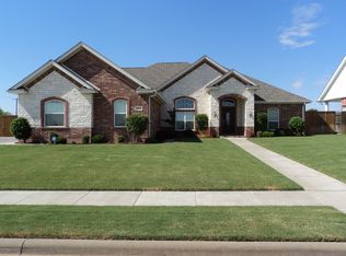 10 Canyon Bluff Ct, Wichita Falls, TX 76309