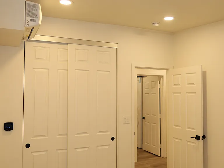 1322 Campus Ave — Photo 17