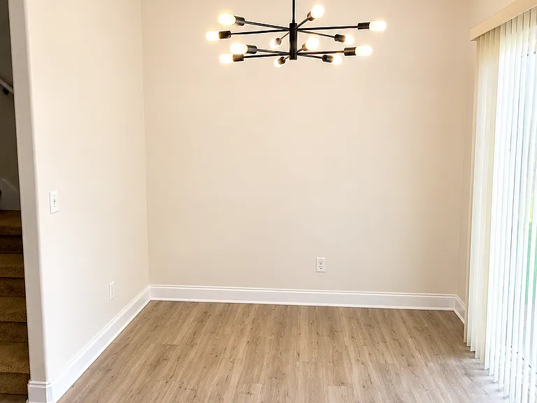 569 Governor Treutlen Cir — Photo 6