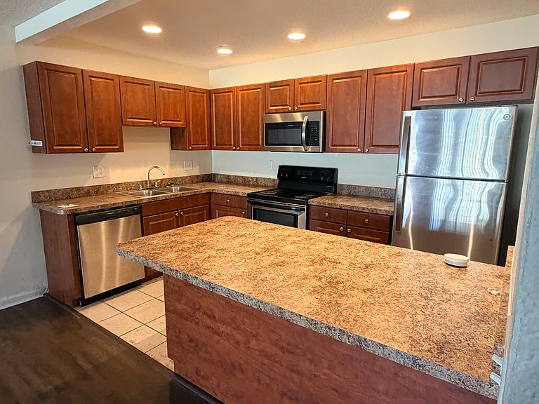 One Bedroom Remodeled Kitchen W/ Stainless Steel Appliances
