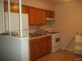 3rd image of 2654 Pestalozzi St