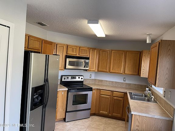 5th image of 1860 Green Springs Cir