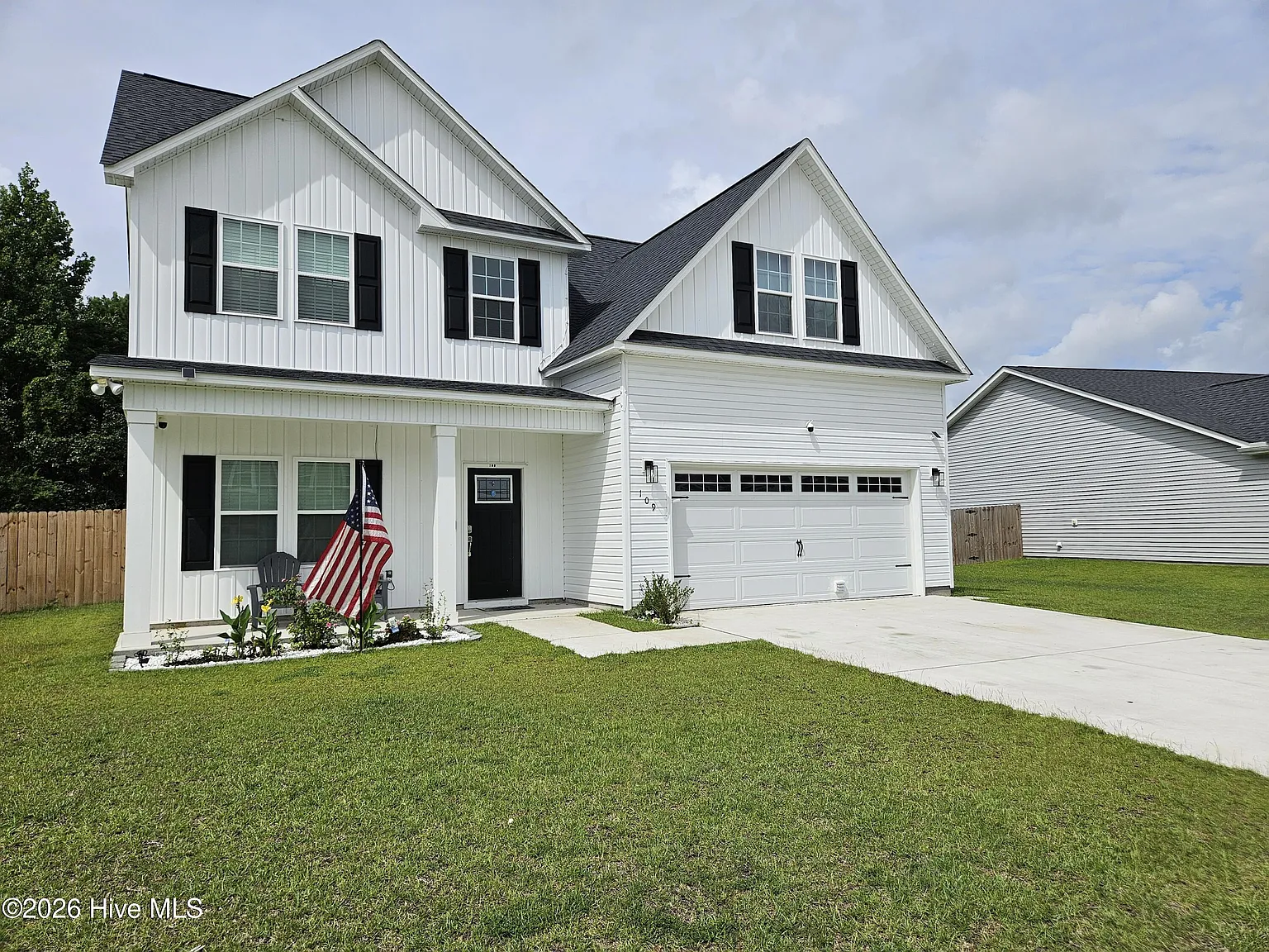 5 bed, 2.5 bath, 2460 sqft, $2,700 — Photo 1