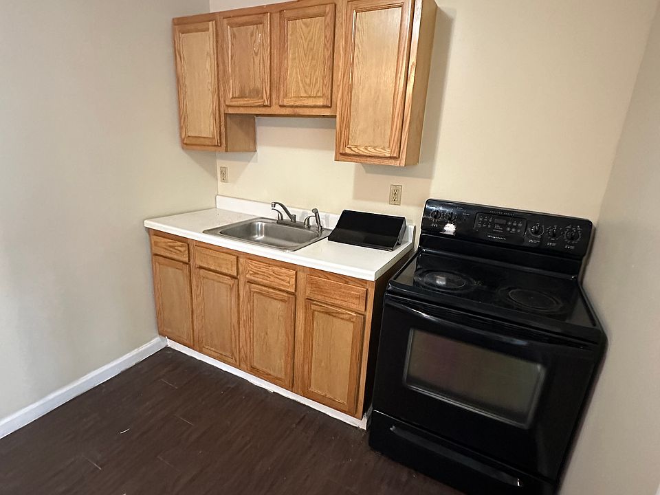 1st image of 35 Pond St APT 1