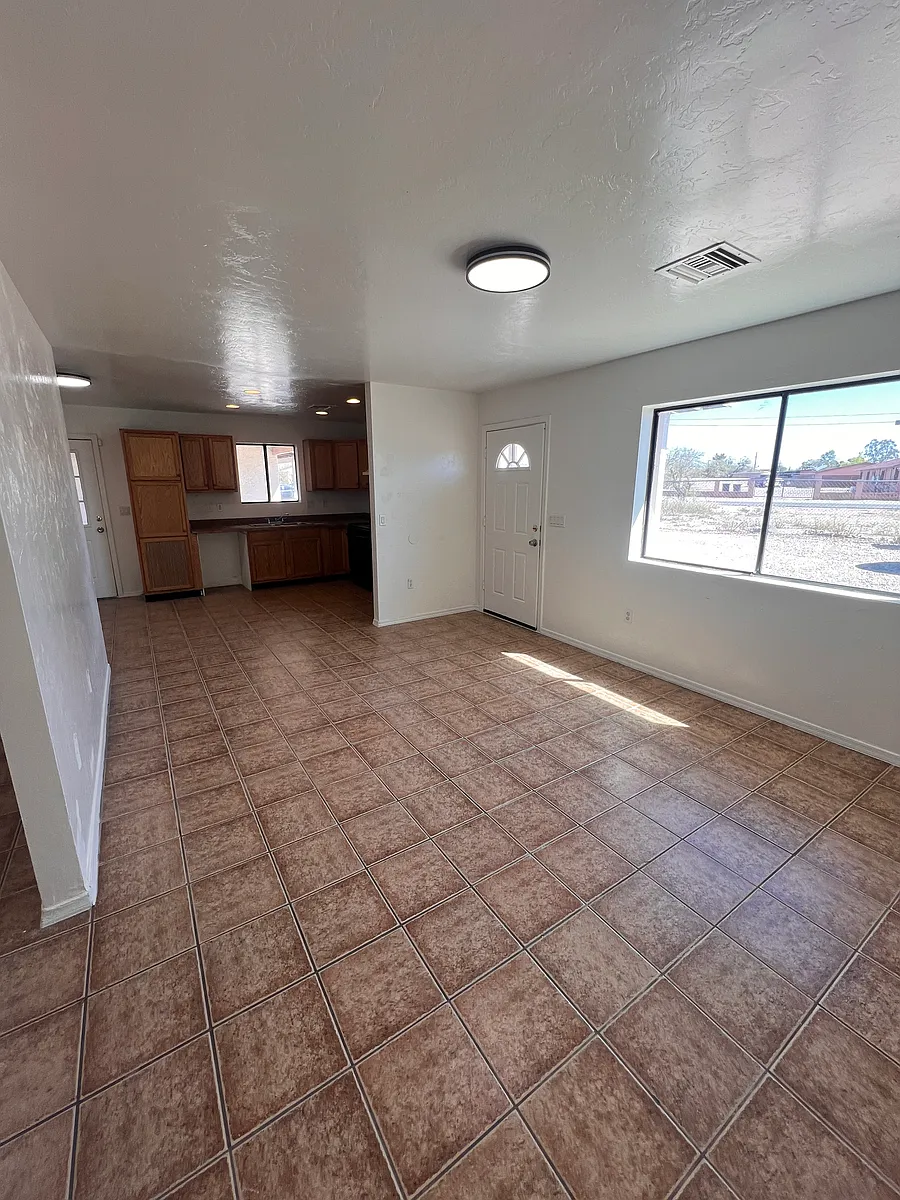Building Photo - 1505 N Yavapai St #1