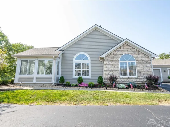 34 Edinburgh Village Dr, Dayton, OH 45458