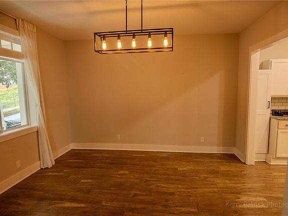 4th image of 2904 Charles St