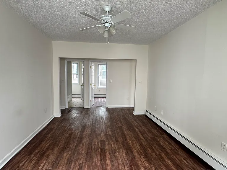 180 Howe Ave — Photo 8