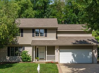 3832 Riverside Dr NE, Cedar Rapids, IA 52411