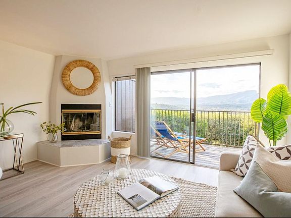 3rd image of 988 Miramonte Dr APT 3
