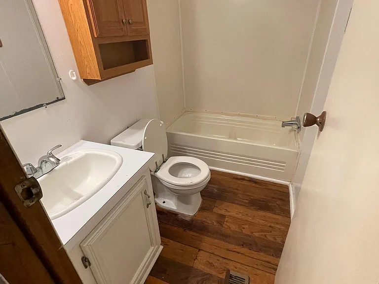 880 Cedar Lake Rd #61 — Photo 11