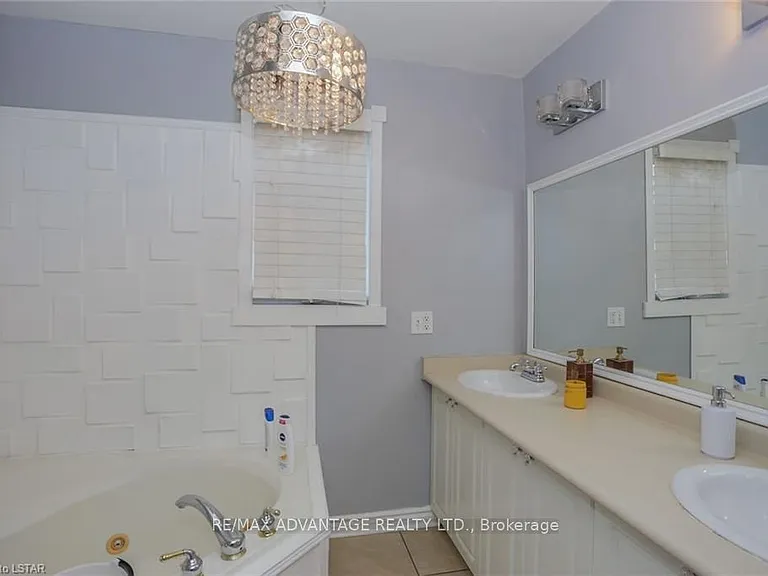 17 Sterling St #UPPER — Photo 21