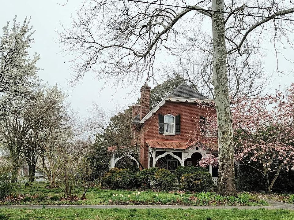 2nd image of 220 South St