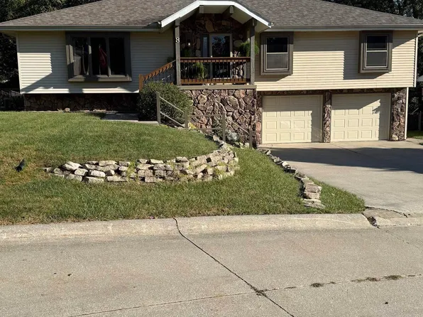 8 Shaun Cir, Red Oak, IA 51566