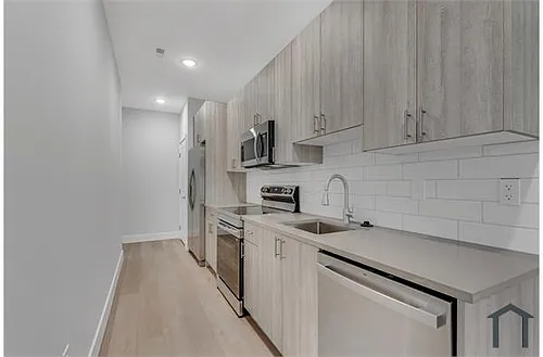3262 N 13th St #3 Photo 1