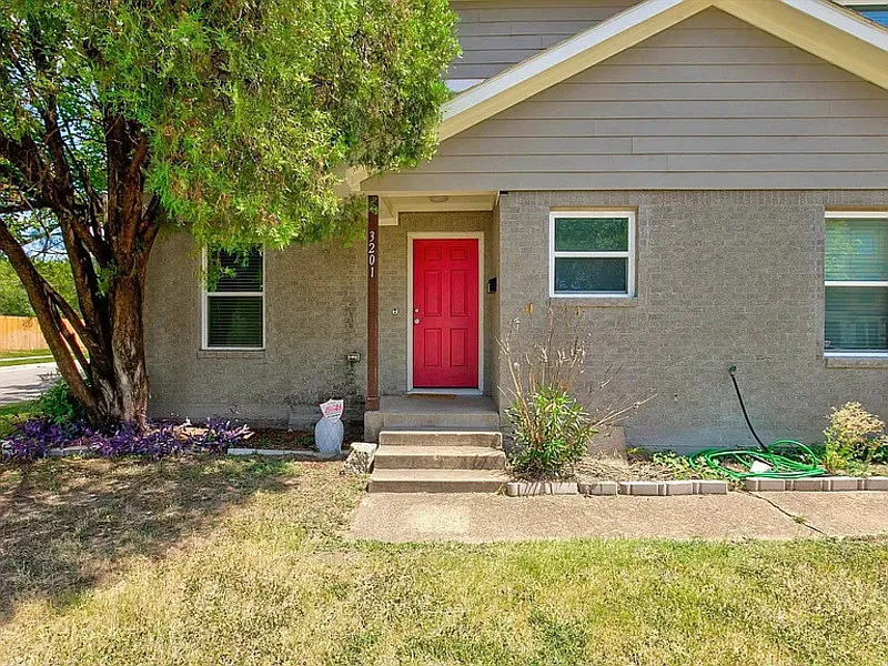 4 bed, 4.0 bath, 1772 sqft, $4,800 — Photo 2