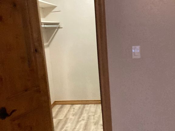 5th image of 723 Valley View Dr