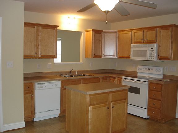 3rd image of 99 Margate Dr