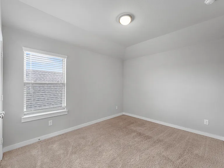 124 Mandarin St — Photo 18