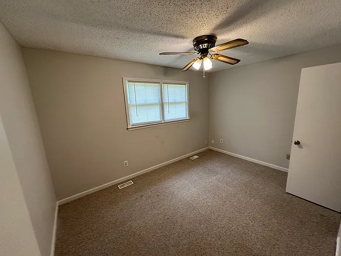 217 Wynn Way #B — Photo 12