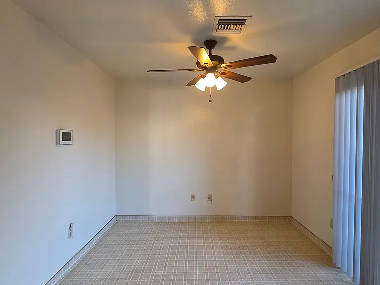 6901 Courtside Cir #3 — Photo 9