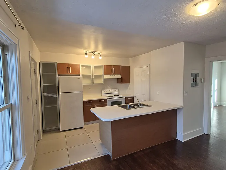 1640 Ontario St #2 — Photo 2