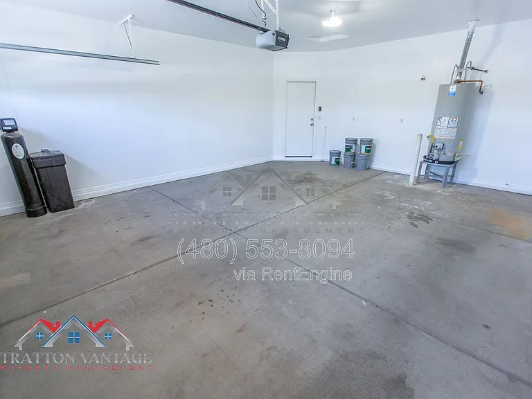 15272 W Jackson St — Photo 31